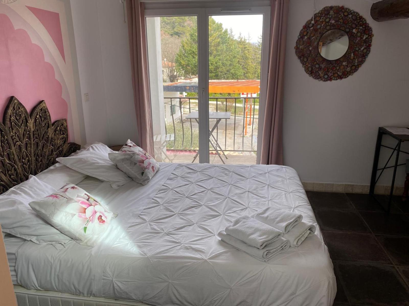 Auberge Les Galets Peyruis エクステリア 写真