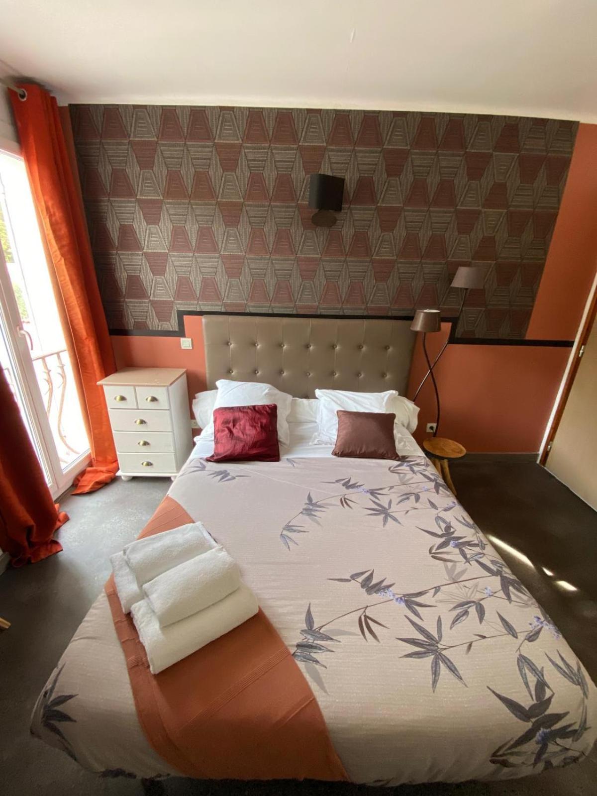 Auberge Les Galets Peyruis エクステリア 写真
