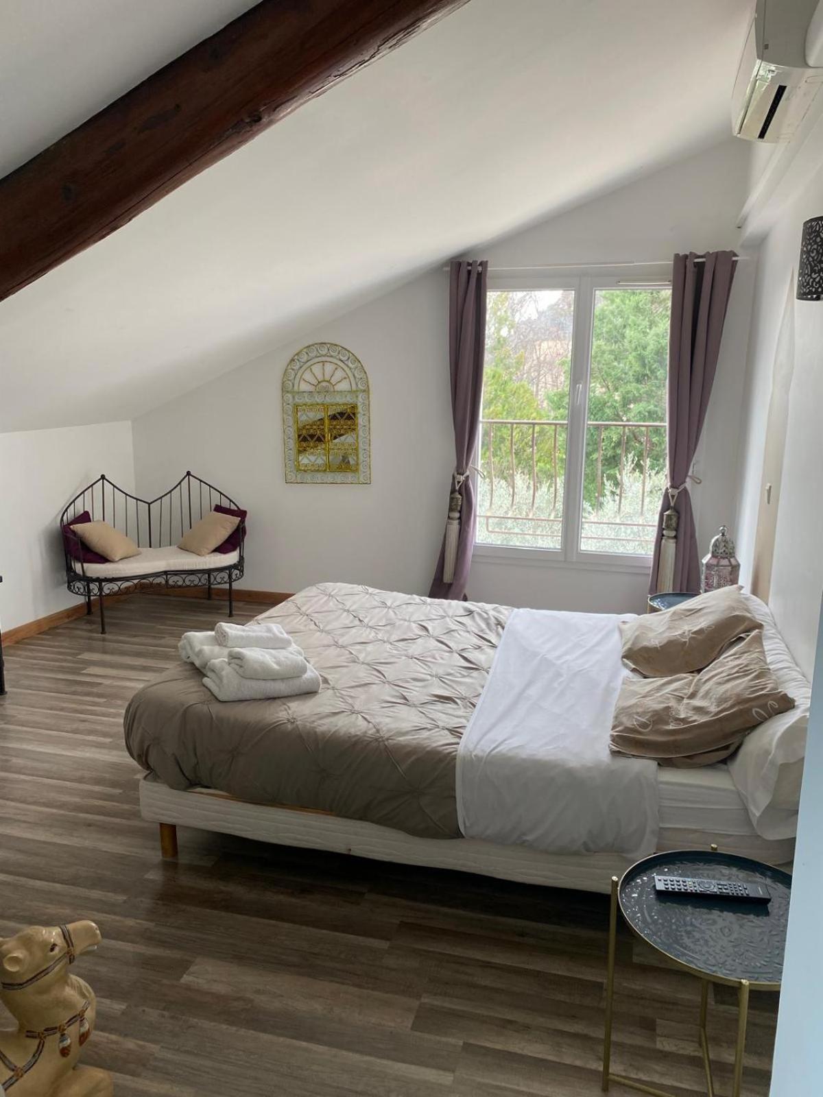 Auberge Les Galets Peyruis エクステリア 写真